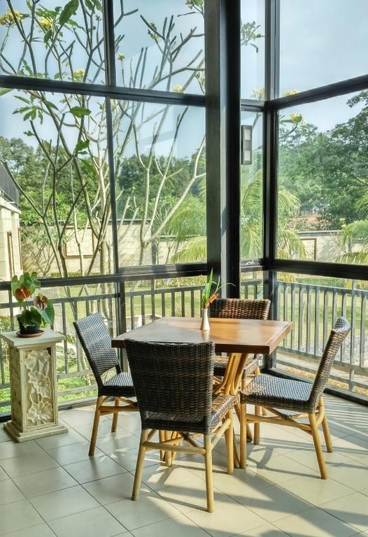 Готель Bumi Cikeas Sentul Богор Екстер'єр фото